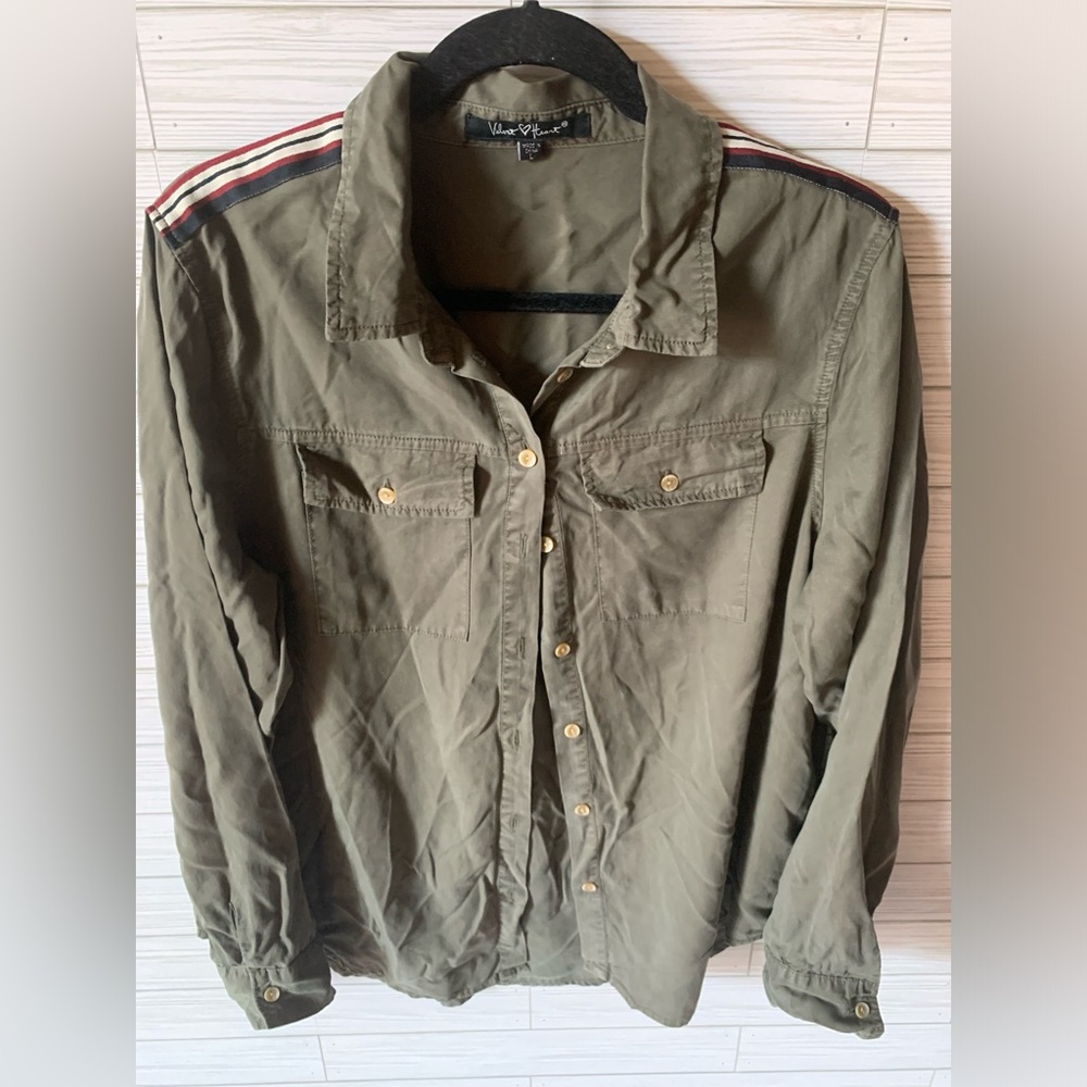 Velvet heart Army Green Button-Up blouse